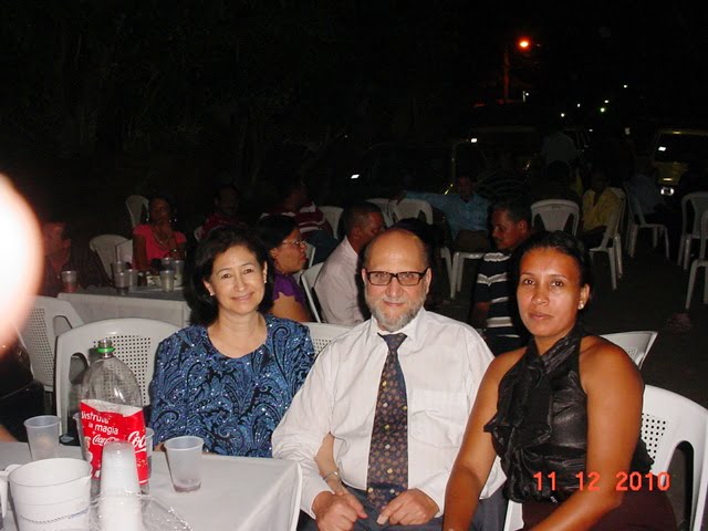 Doctor Ricardo Sol Arriaza, primo del ex Presidente Armando Sol (centro), fue el padrino del matrimonio Vega Rosales